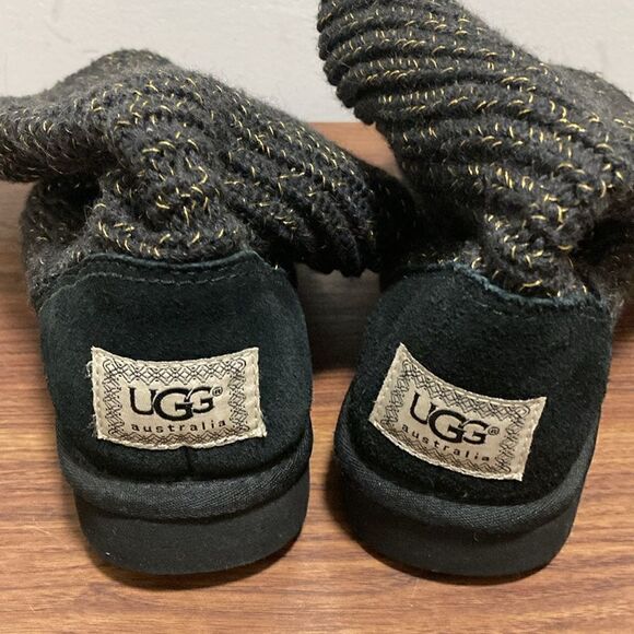 UGG NWOT Cardy Knit Boots in Black Tweed with Gold Metallic Thread. Size 8. - Picture 4 of 6